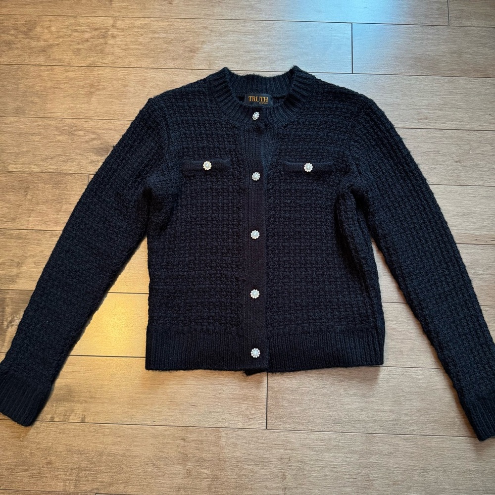 TRUTH BY REPUBLIC black short button down cardigan